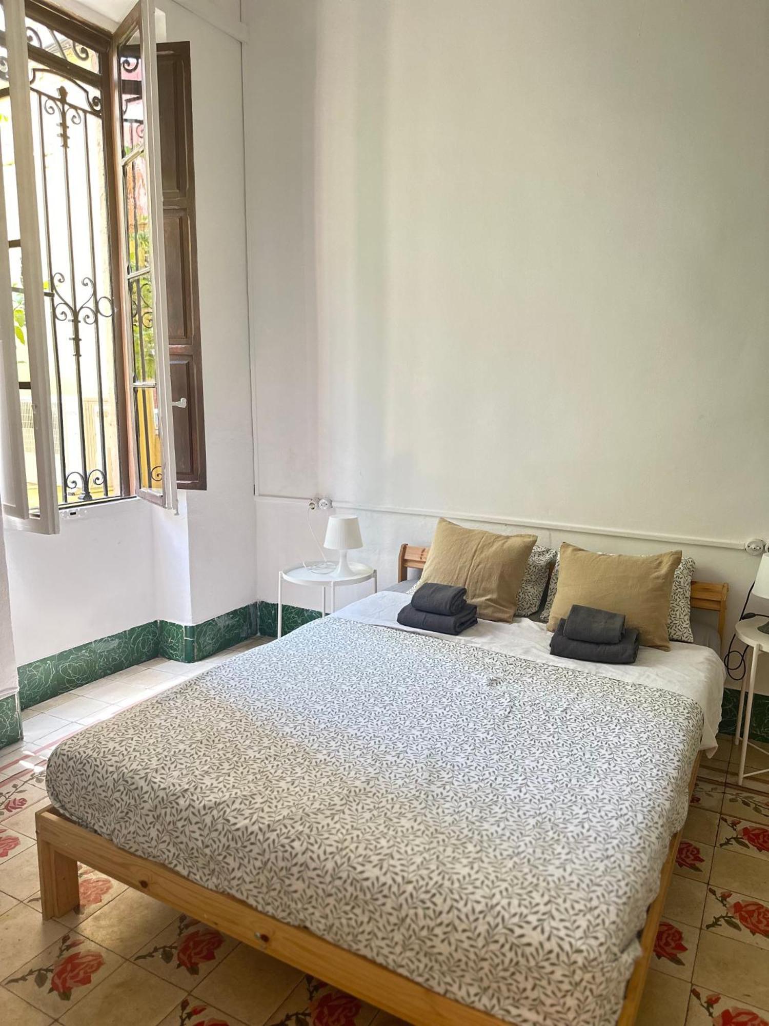 Habitacion Con Bano Privado 1 Cama De Matrimonio Valencia Ngoại thất bức ảnh