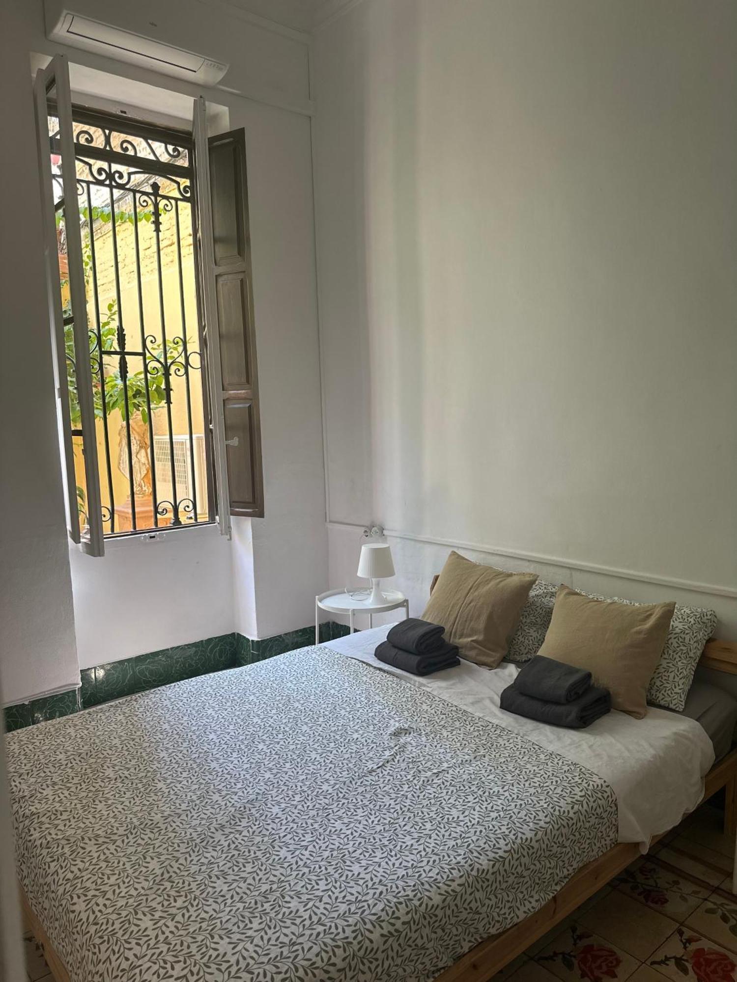 Habitacion Con Bano Privado 1 Cama De Matrimonio Valencia Ngoại thất bức ảnh